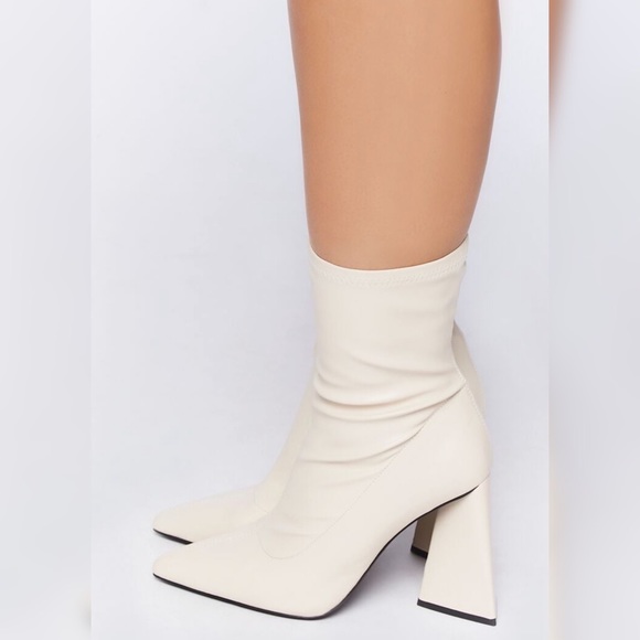 Forever 21 Cream Booties Size 12W - Picture 3 of 4